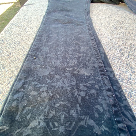 Levi’s 524 Too Superlow Jeans Black Denim Printed Design size 29 8 Skinny - Picture 10 of 14